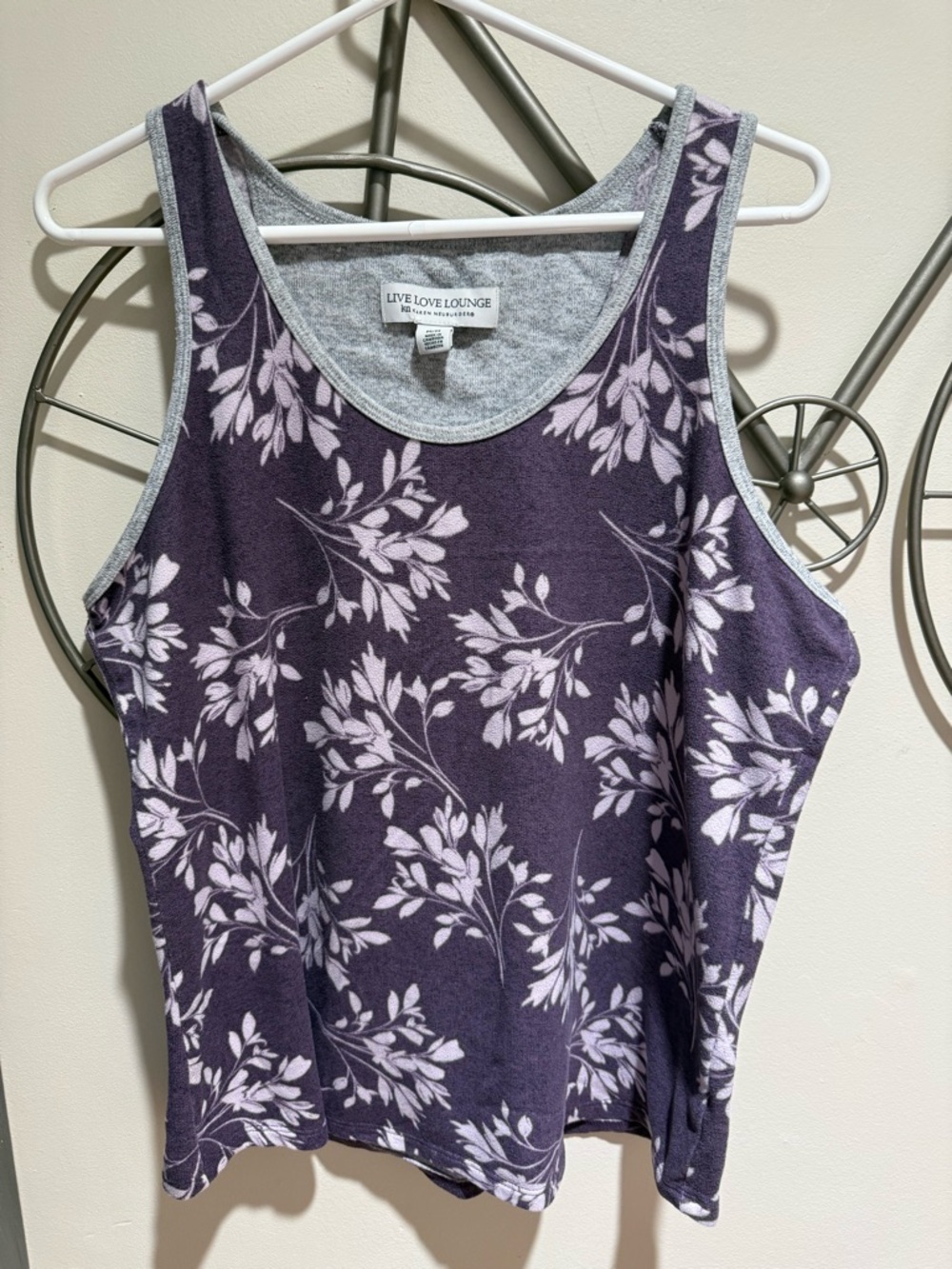 Love Love Lounge Women's Purple Floral Tank Top Size M